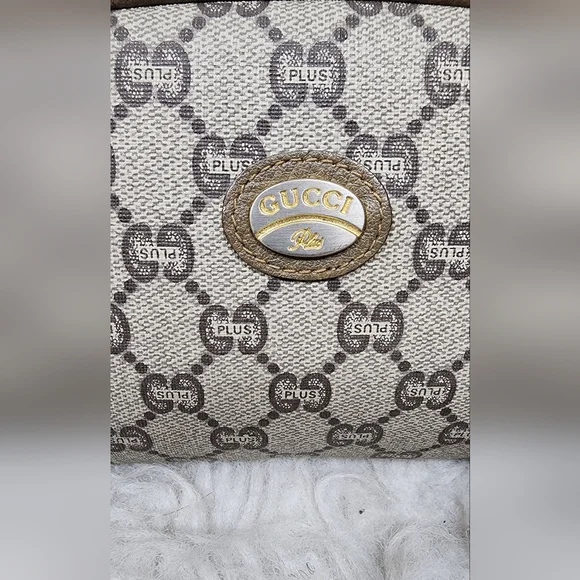 Vintage Gucci GG Plus Crossbody Bag – Rare Collector’s Piece - Picture 13 of 16